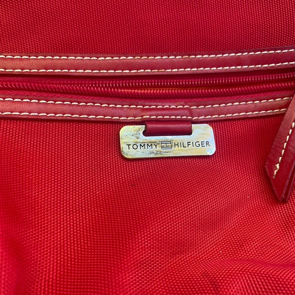 Tommy Hilfiger red shoulder purse - Picture 2 of 10